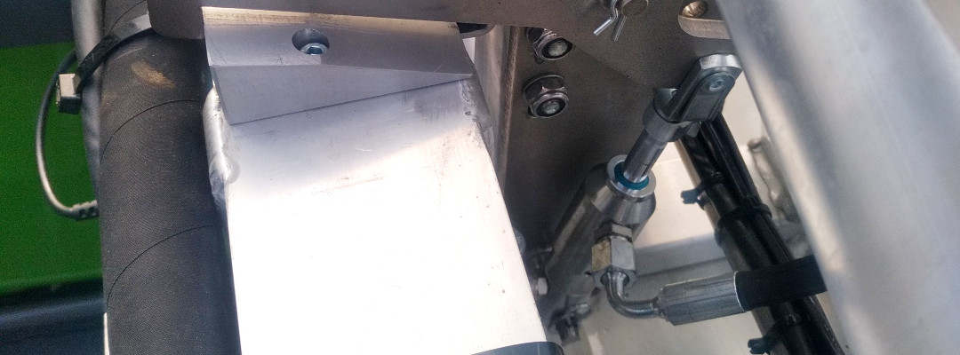 Modif-verrouillage-rampes-4x-pulve-automoteur-FENDT-Hydro-Ouest